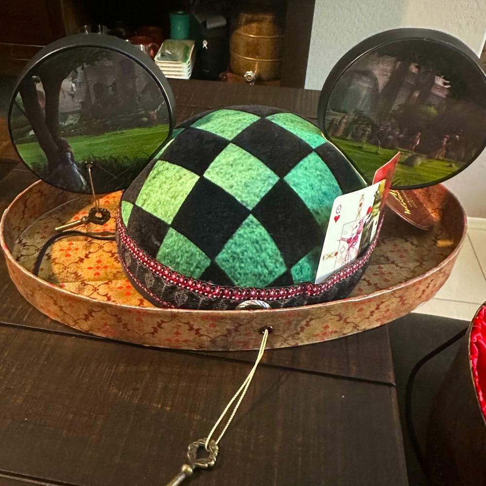 Disney LE 500 Alice in Wonderland Mickey Ears